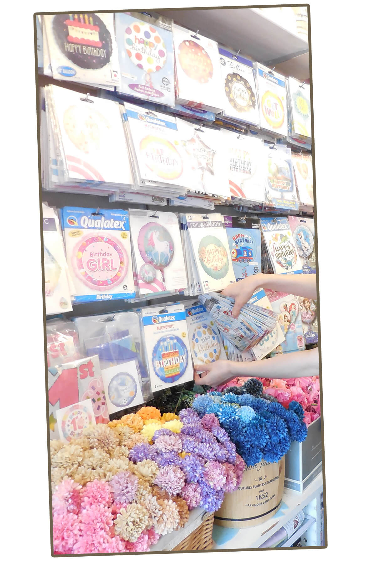 しろって２００色あるねん。バルーンだって、負けてません。バースデーピンク系だけでもペラペラめくるたび違う柄に出会えます。選ぶのが疲れる。って言われるほどたくさんあります。