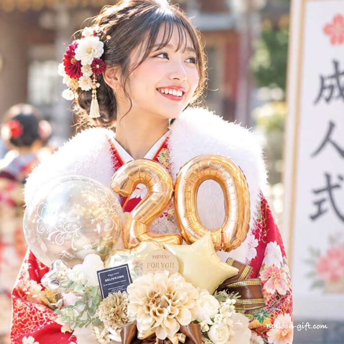 成人式・二十歳のお祝いに贈る数字20の華やかな卓上バルーンアレンジ