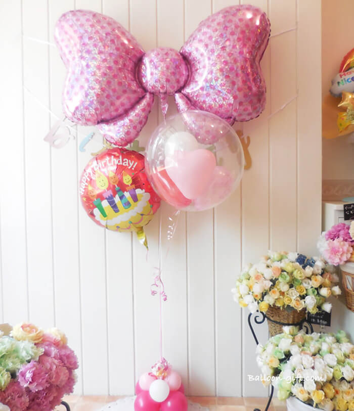写真映えするかわいいピンクリボンのバルーンギフト