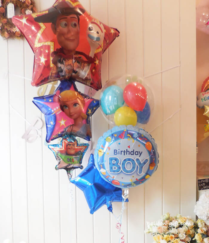 カラフルでにぎやかなトイストーリーバルーンギフト