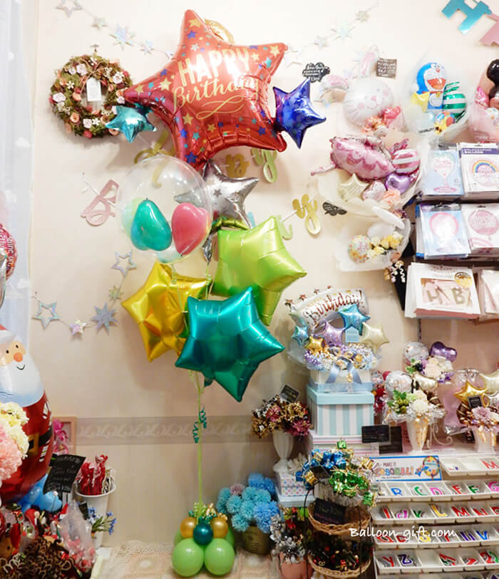 きらめく星モチーフのバースデーバルーン