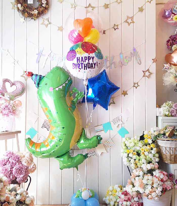 元気いっぱいな恐竜デザインのバルーンアレンジ