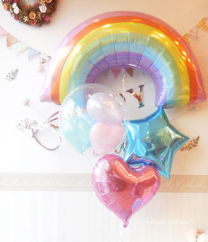 レインボーバルーンが主役のにぎやかな4個セット