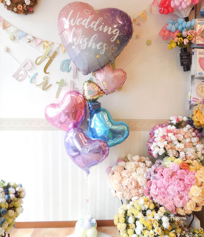 華やかな4個セットのバルーンアレンジ