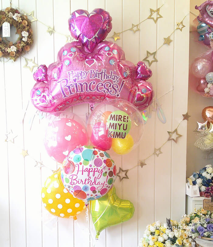ピンクを基調にした華やかなバルーンアレンジ