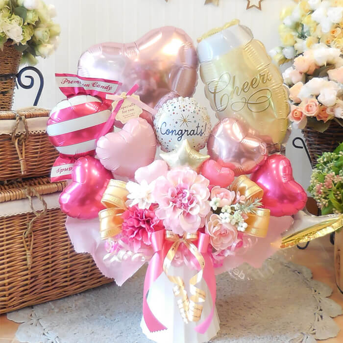 誕生日や開店祝いにおすすめの華やかな卓上バルーンアレンジ